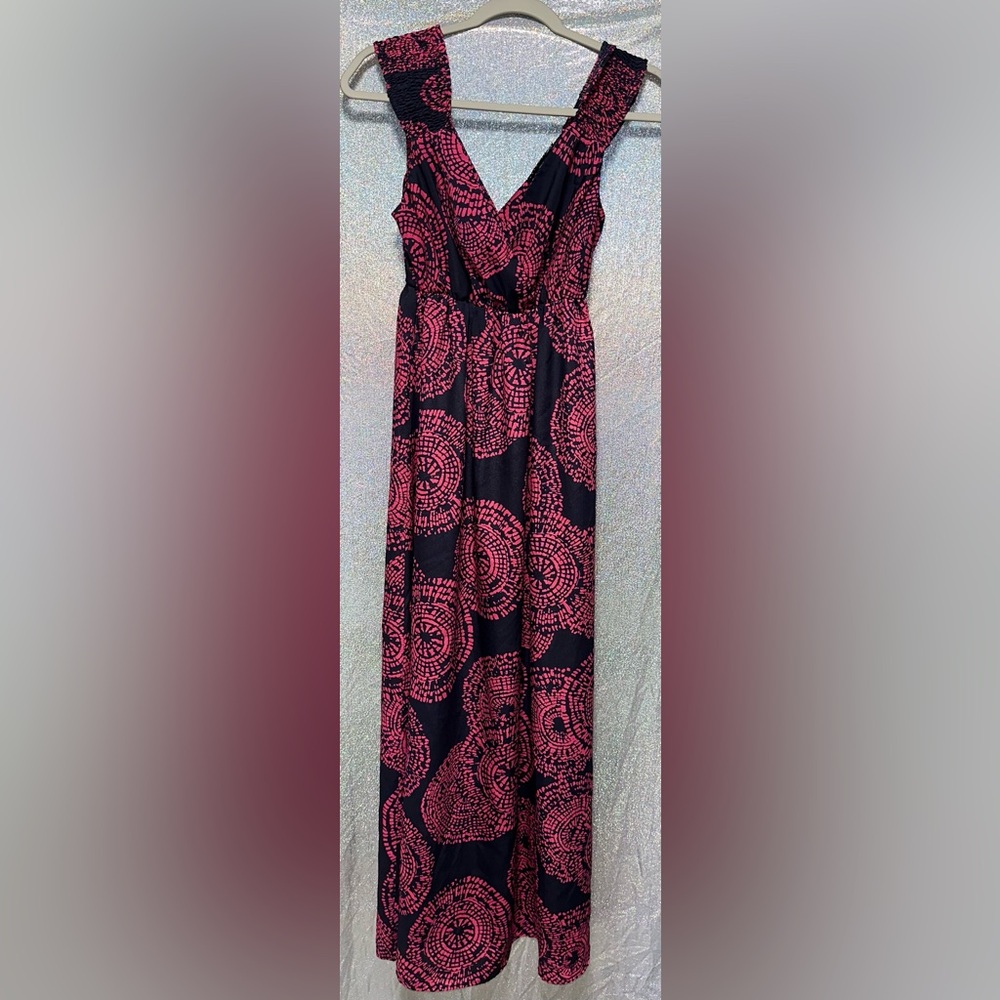Elegant Black and Pink Patterned Dress